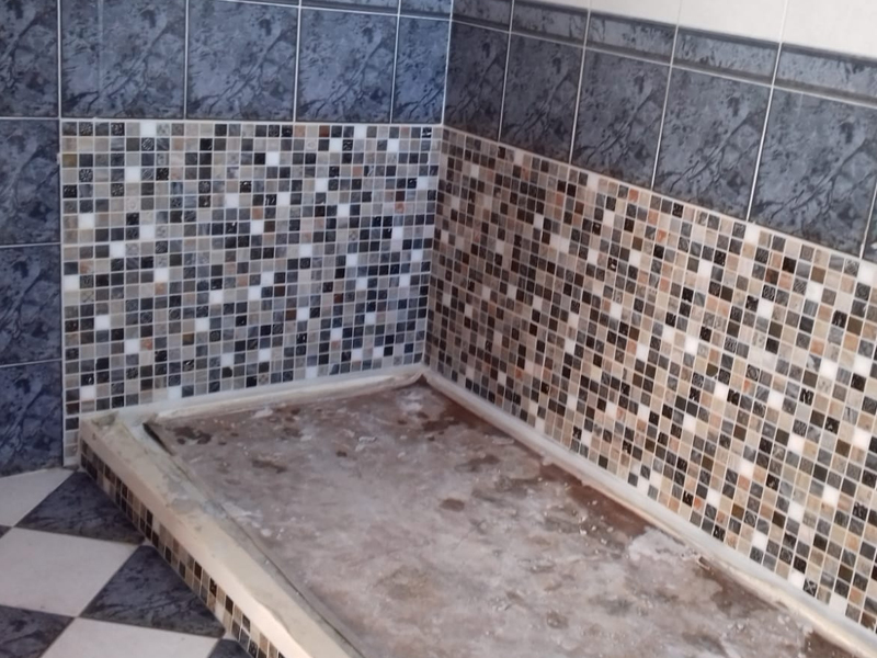 piastrelle mosaico box doccia